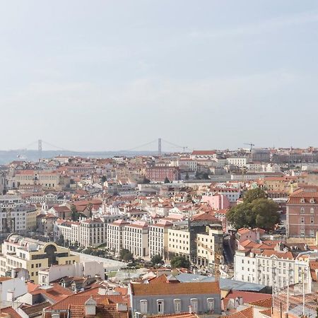 Stroll To Coffee Shops Near A Renovated Hillside Apartment In Graca Lisboa Eksteriør bilde