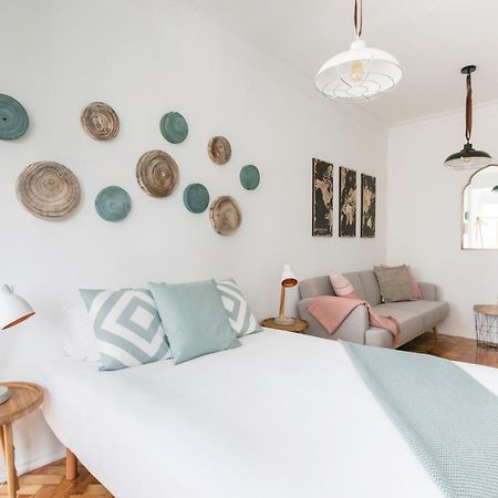 Stroll To Coffee Shops Near A Renovated Hillside Apartment In Graca Lisboa Eksteriør bilde
