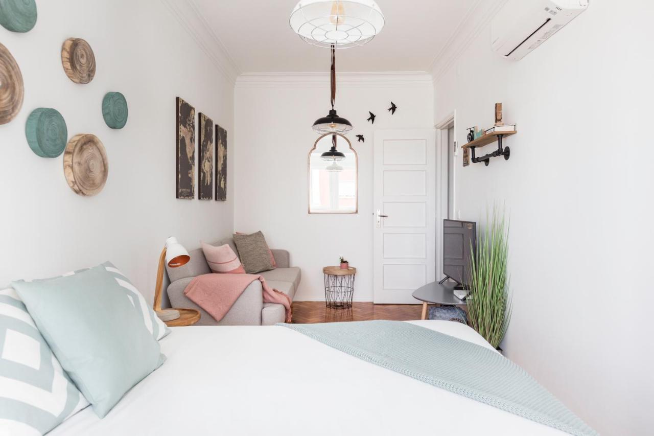 Stroll To Coffee Shops Near A Renovated Hillside Apartment In Graca Lisboa Eksteriør bilde