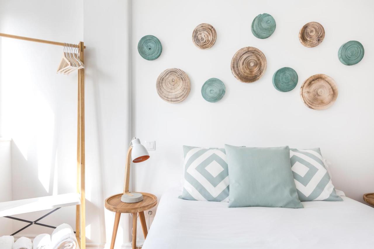 Stroll To Coffee Shops Near A Renovated Hillside Apartment In Graca Lisboa Eksteriør bilde