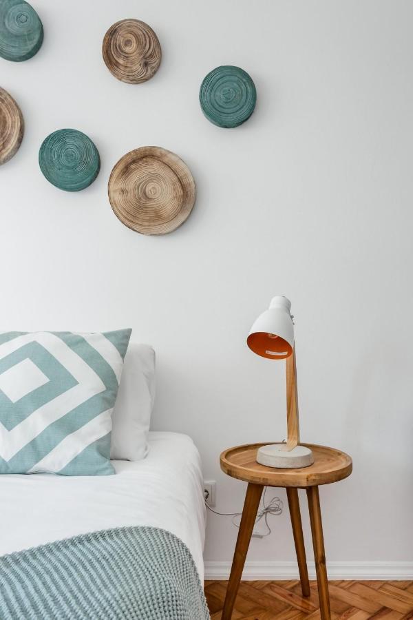 Stroll To Coffee Shops Near A Renovated Hillside Apartment In Graca Lisboa Eksteriør bilde