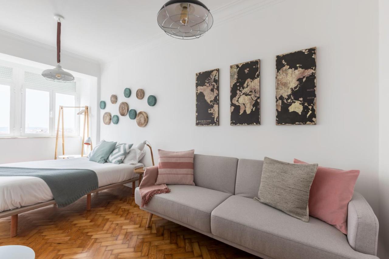 Stroll To Coffee Shops Near A Renovated Hillside Apartment In Graca Lisboa Eksteriør bilde