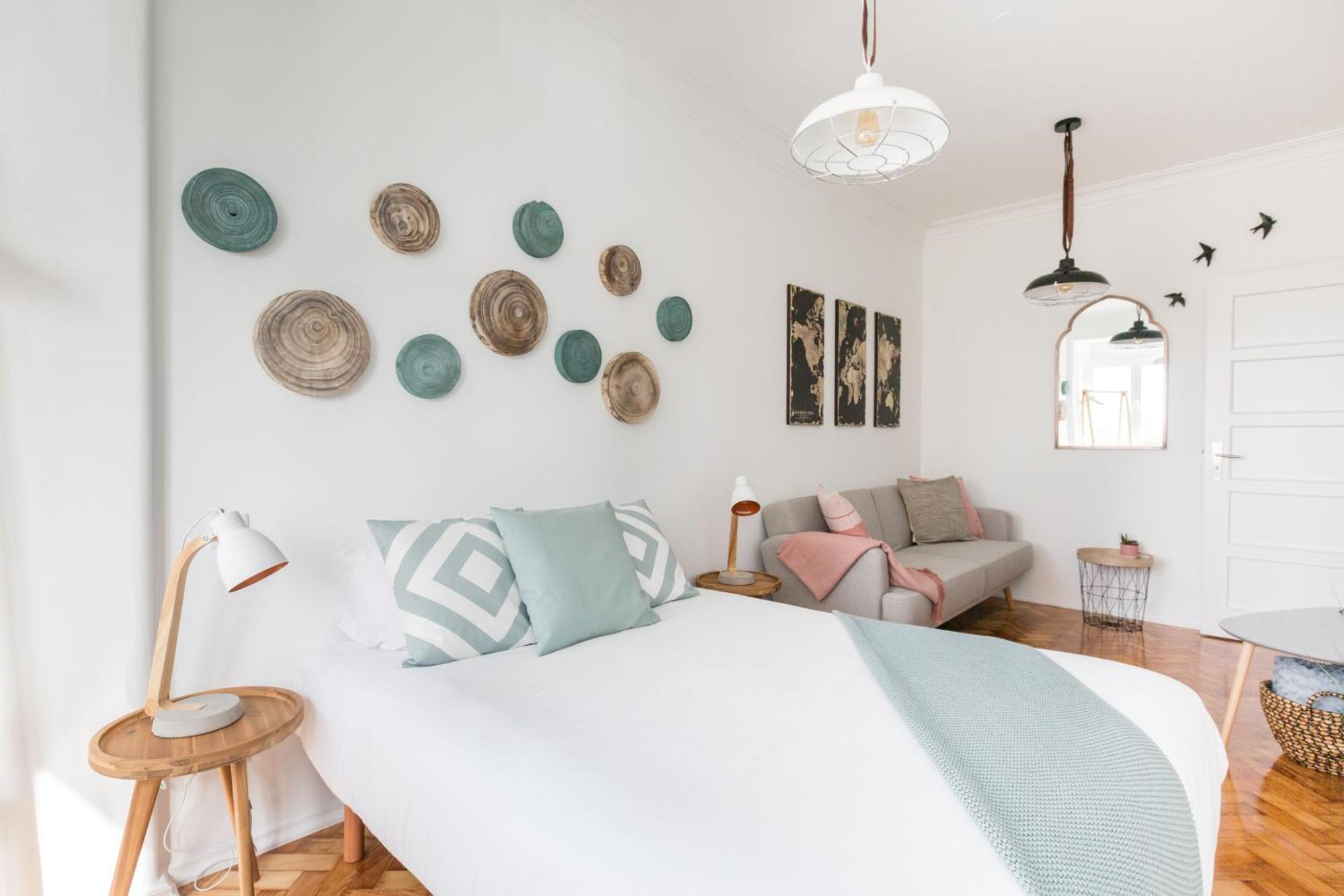 Stroll To Coffee Shops Near A Renovated Hillside Apartment In Graca Lisboa Eksteriør bilde